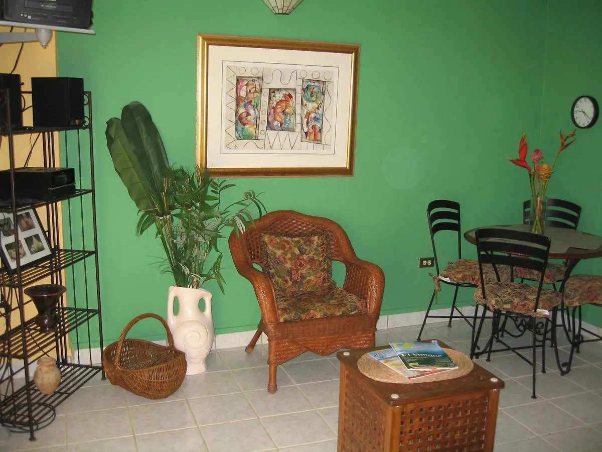 St. Tropez Apartman San Juan